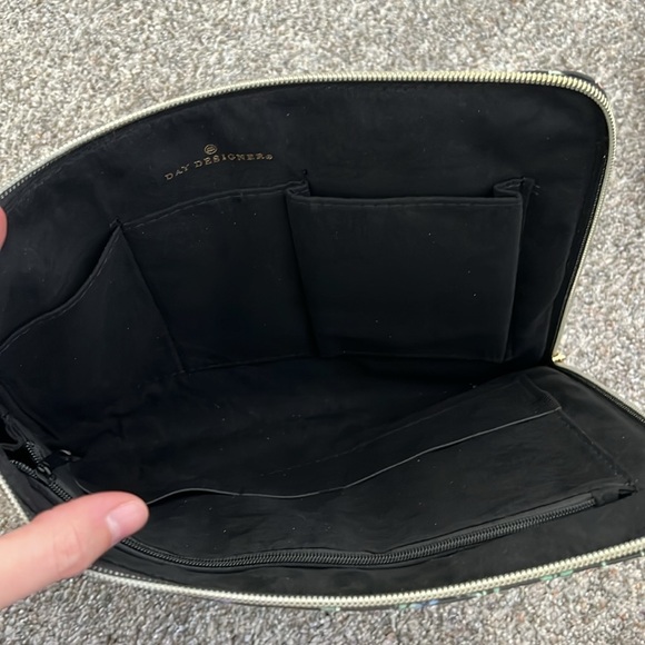 NWOT Day Designer Accessory Flower Pouch - Picture 5 of 9